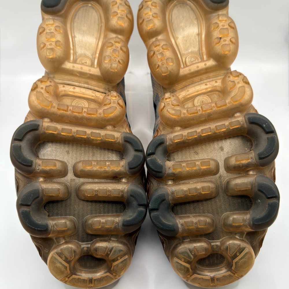 Nike 2019 Vapormax Black and Gold - Picture 4 of 5